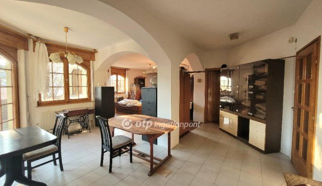 Eladó családi ház, Szentendrén 149 M Ft, 6+1 szobás