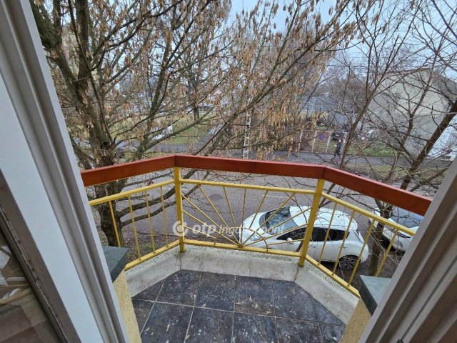 Eladó téglalakás, Debrecenben 59.5 M Ft, 1+1 szobás