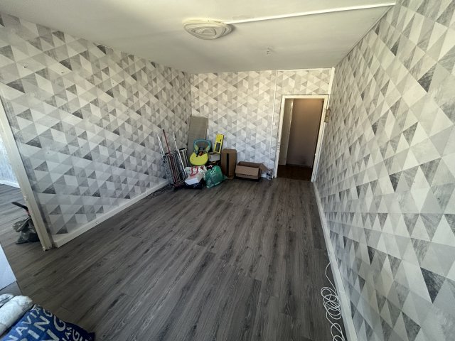 Eladó panellakás, Debrecenben 48.99 M Ft, 2+1 szobás