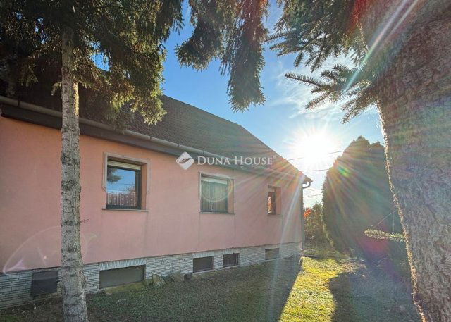 Eladó családi ház, Szombathelyen 71.9 M Ft, 5 szobás