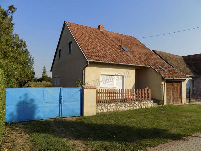 Eladó családi ház, Mezőlakon 35.7 M Ft, 3 szobás