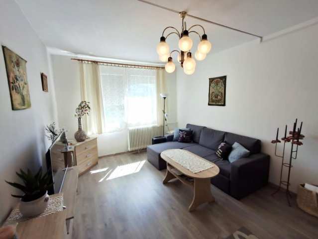 Eladó panellakás, Tatabányán 38.99 M Ft, 2 szobás