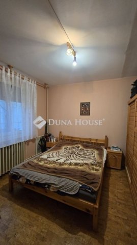 Eladó panellakás, Szegeden 63.49 M Ft, 3 szobás