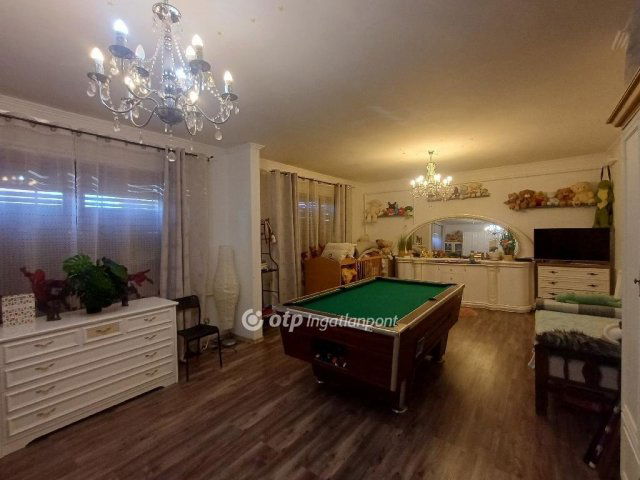 Eladó családi ház, Ercsiben 65.9 M Ft, 5 szobás