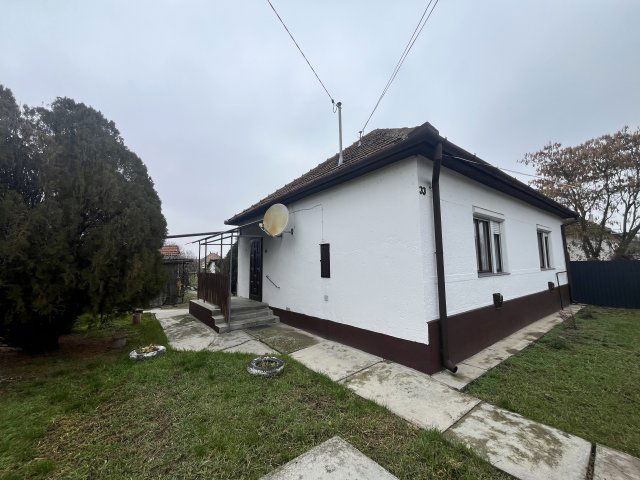 Eladó családi ház, Sarkadon 11.49 M Ft, 2 szobás