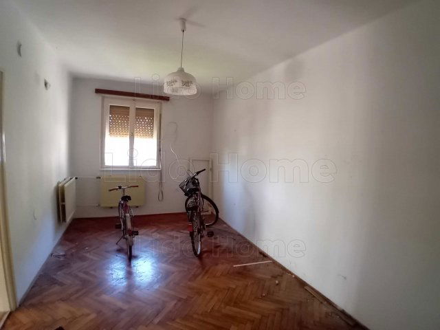 Eladó családi ház, Kővágóörsön 81 M Ft, 1 szobás