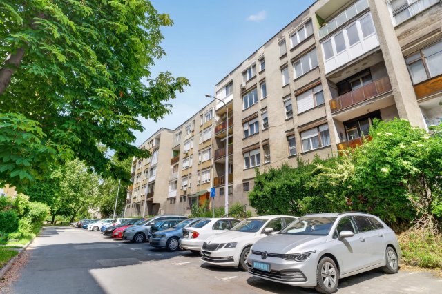 Eladó téglalakás, Tatabányán 34.99 M Ft, 2 szobás