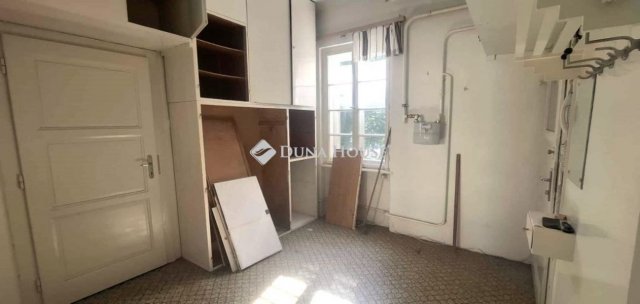 Eladó téglalakás, Szombathelyen 38 M Ft, 2 szobás