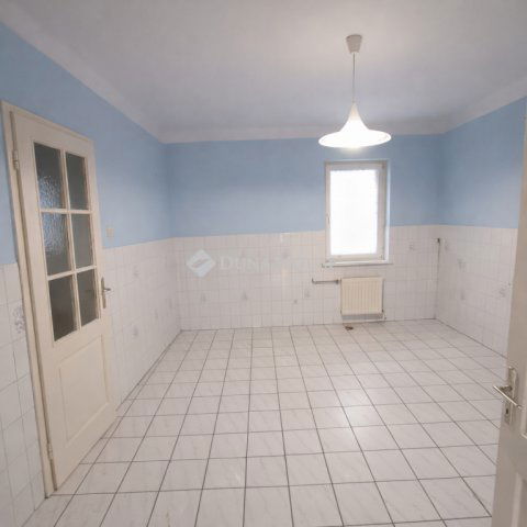 Eladó családi ház, Kecskeméten 29.9 M Ft, 2 szobás