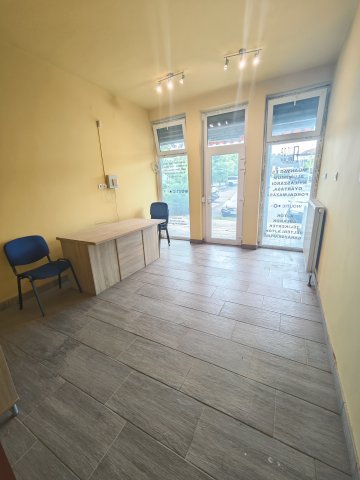 Eladó üzlethelyiség, Keszthelyen 26 M Ft, 1 szobás