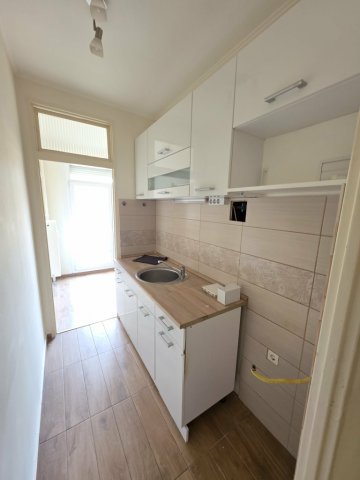 Eladó panellakás, Pécsett 42.5 M Ft, 1+1 szobás