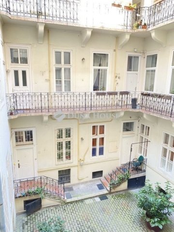Kiadó téglalakás, albérlet, Budapesten, V. kerületben