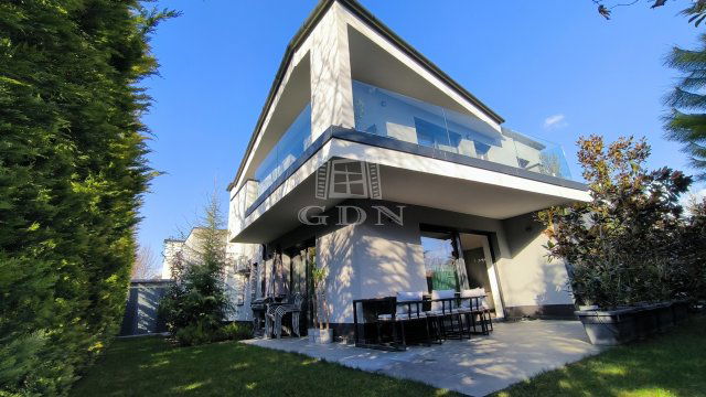 Eladó családi ház, Gödön 219.9 M Ft, 5+1 szobás