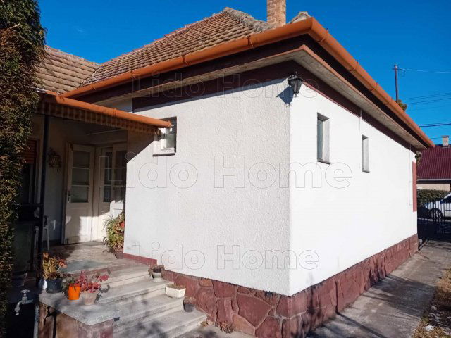 Eladó családi ház, Siófokon 49.9 M Ft, 4 szobás