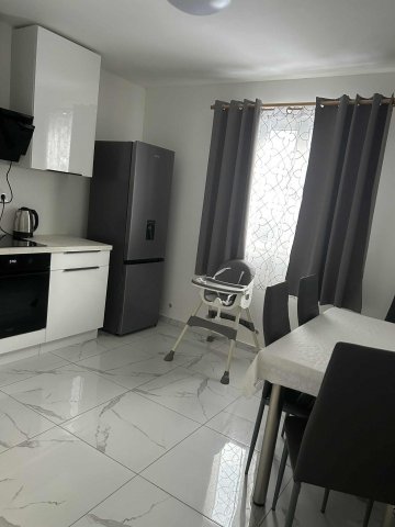 Eladó családi ház, Ajkán 27.5 M Ft, 2 szobás