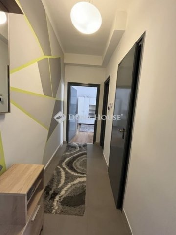 Eladó téglalakás, Várpalotán 36.7 M Ft, 1 szobás