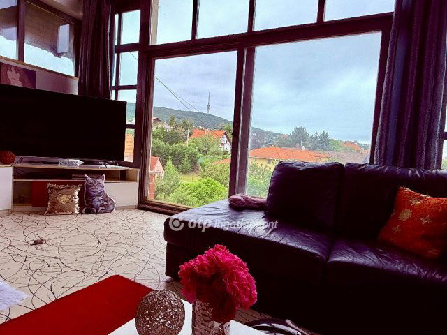 Eladó családi ház, Pécsett 119 M Ft, 3+1 szobás