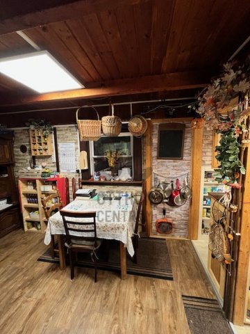 Eladó családi ház, Szadán 107 M Ft, 6 szobás