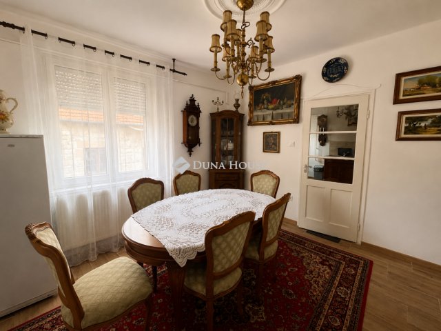 Eladó családi ház, Csolnokon 58 M Ft, 3 szobás