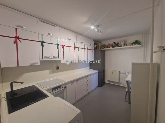 Eladó panellakás, Budapesten, XX. kerületben 67.9 M Ft, 2 szobás