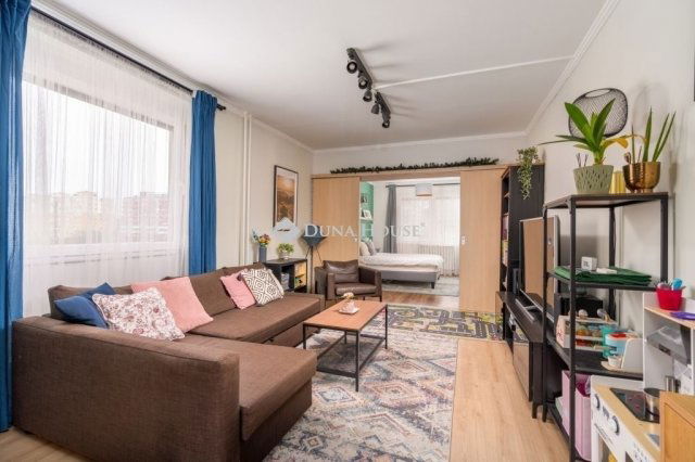 Eladó panellakás, Budapesten, XV. kerületben 88 M Ft, 4 szobás