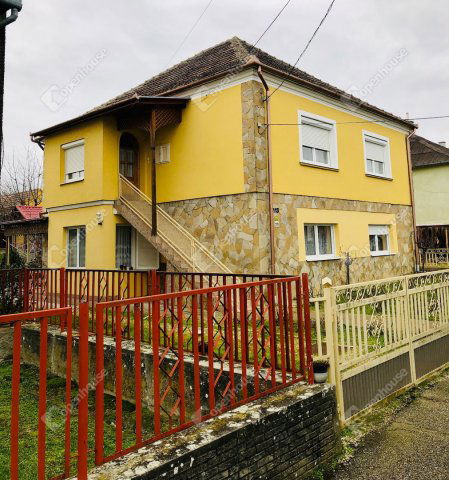 Eladó családi ház, Csurgón 51 M Ft, 5 szobás