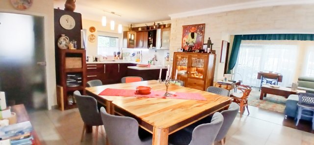 Eladó családi ház, Pomázon 179 M Ft, 5 szobás