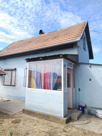 Eladó családi ház, Győrött 29 M Ft, 2 szobás
