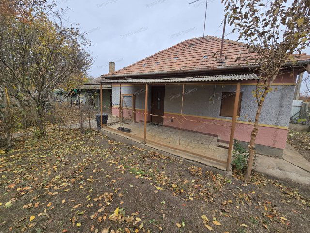 Eladó családi ház, Felsőpakonyban, Kun utcában 49.9 M Ft