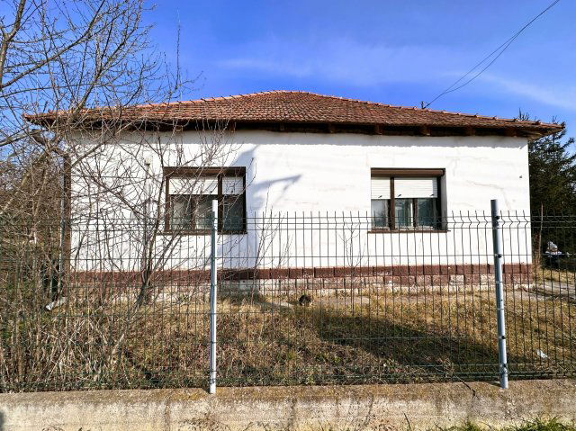Eladó családi ház, Sarkadon 7.5 M Ft, 2 szobás