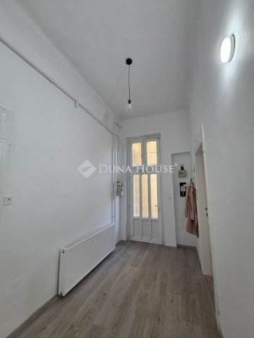 Eladó téglalakás, Budapesten, VII. kerületben 60.9 M Ft