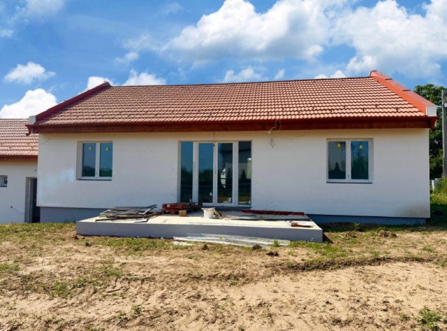 Eladó ikerház, Szadán 99.9 M Ft, 4 szobás / költözzbe.hu