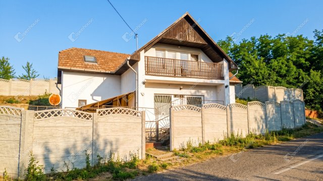 Eladó családi ház, Egerben 22.5 M Ft, 4 szobás