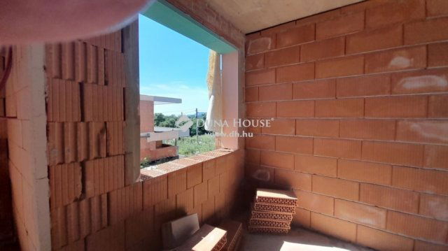 Eladó családi ház, Budapesten, III. kerületben 457 M Ft