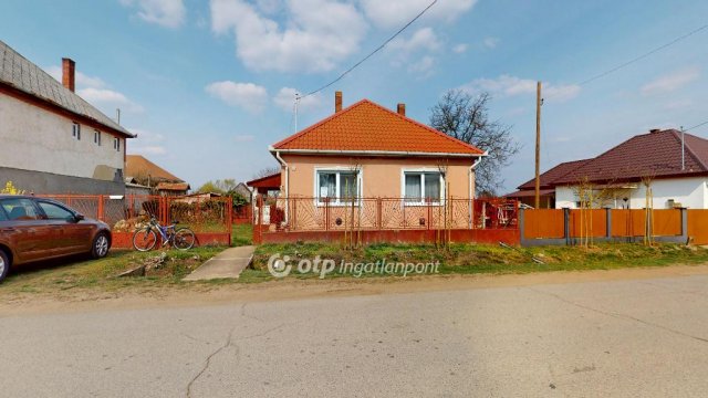 Eladó családi ház, Biriben 29 M Ft, 2 szobás