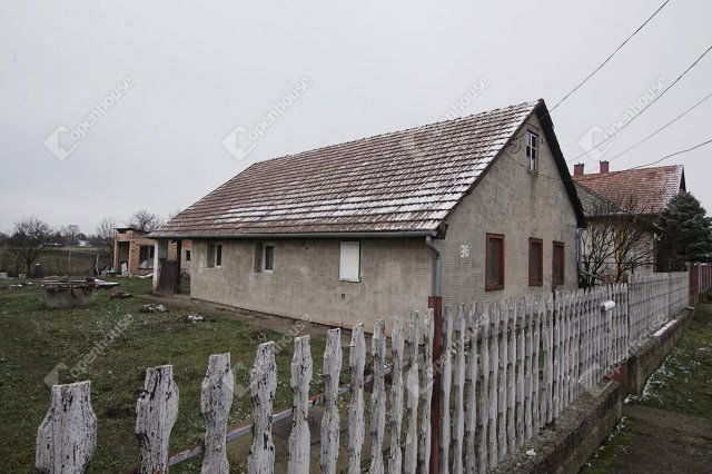 Eladó családi ház, Sárbogárdon 15.9 M Ft, 3 szobás