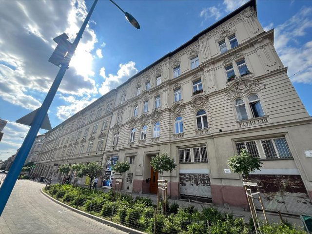 Eladó téglalakás, Budapesten, VII. kerületben 65.9 M Ft