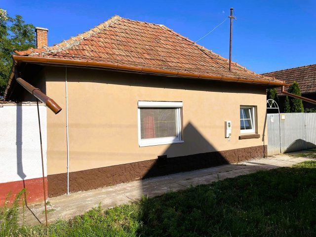 Eladó családi ház, Csanádapácán 13.5 M Ft, 1+1 szobás