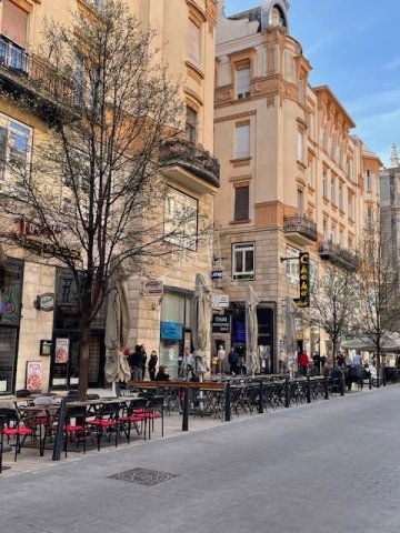 Eladó téglalakás, Budapesten, V. kerületben 64.9 M Ft, 1 szobás