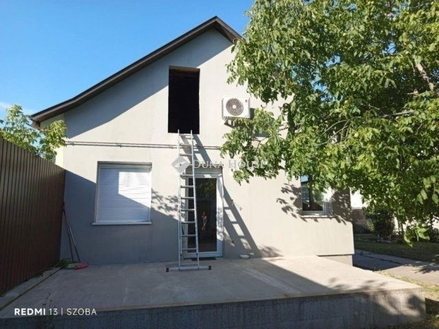 Eladó családi ház, Vecsésen 85 M Ft, 6 szobás