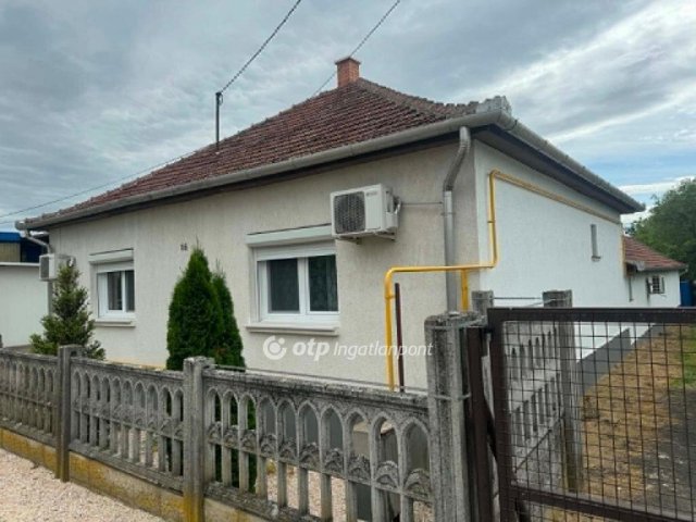 Eladó családi ház, Jászboldogházán 54.9 M Ft, 3+1 szobás