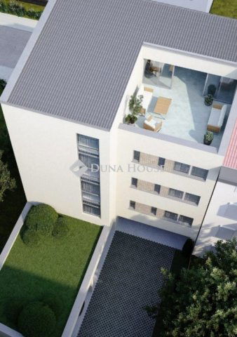 Eladó téglalakás, Debrecenben 99 M Ft, 3 szobás