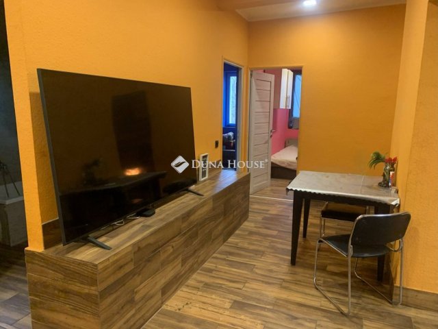 Eladó családi ház, Pusztaszabolcson 53 M Ft, 4 szobás