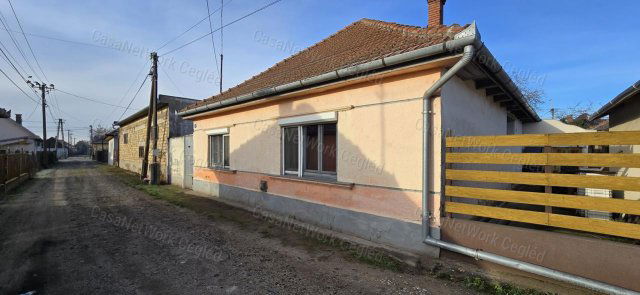 Eladó családi ház, Cegléden 42.9 M Ft, 3 szobás