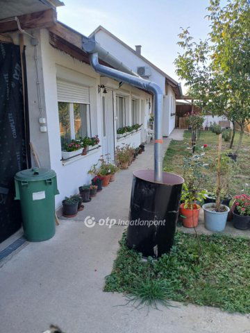 Eladó sorház, Mohácson 52 M Ft, 4 szobás / költözzbe.hu