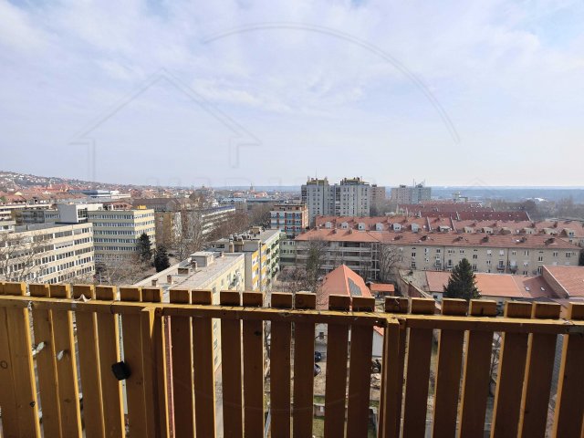 Eladó panellakás, Pécsett, Szabadság utcában 54.9 M Ft