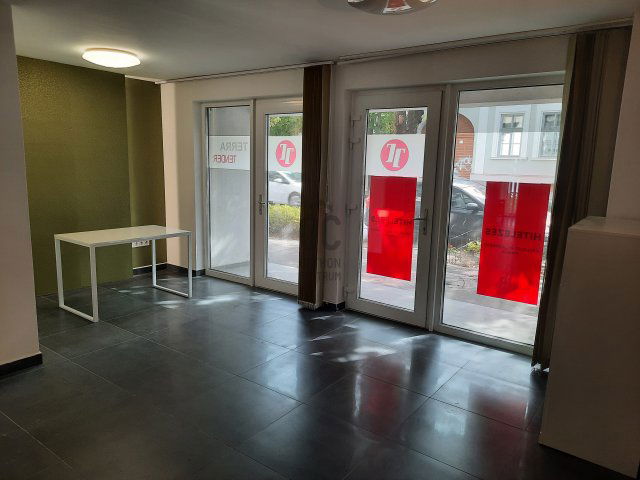 Kiadó téglalakás, albérlet, Szegeden 560 E Ft / hó, 5 szobás