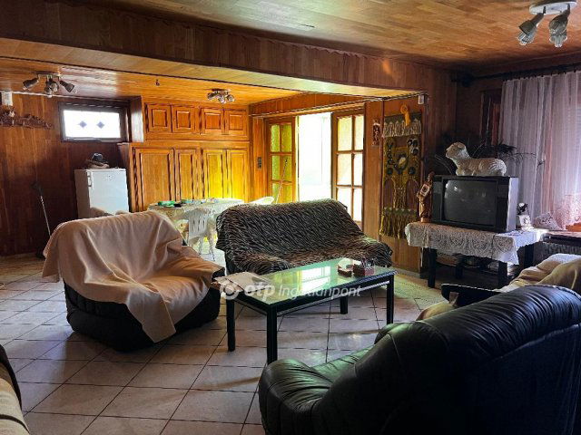 Eladó családi ház, Zalakaroson 48 M Ft, 4+3 szobás