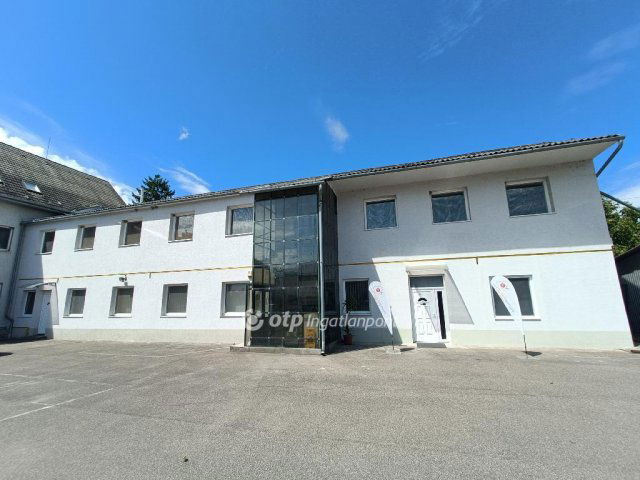 Eladó ipari ingatlan, Pakson 550 M Ft / költözzbe.hu