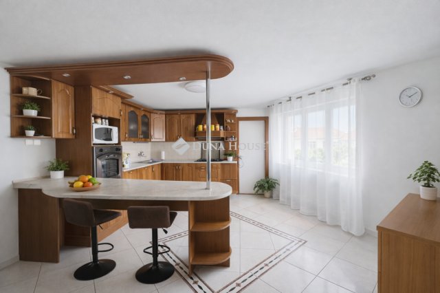 Eladó családi ház, Pogányon 110 M Ft, 5 szobás